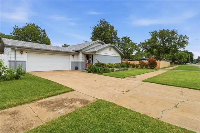 Photo 3 — 417 W Birch, Hobart, OK 73651