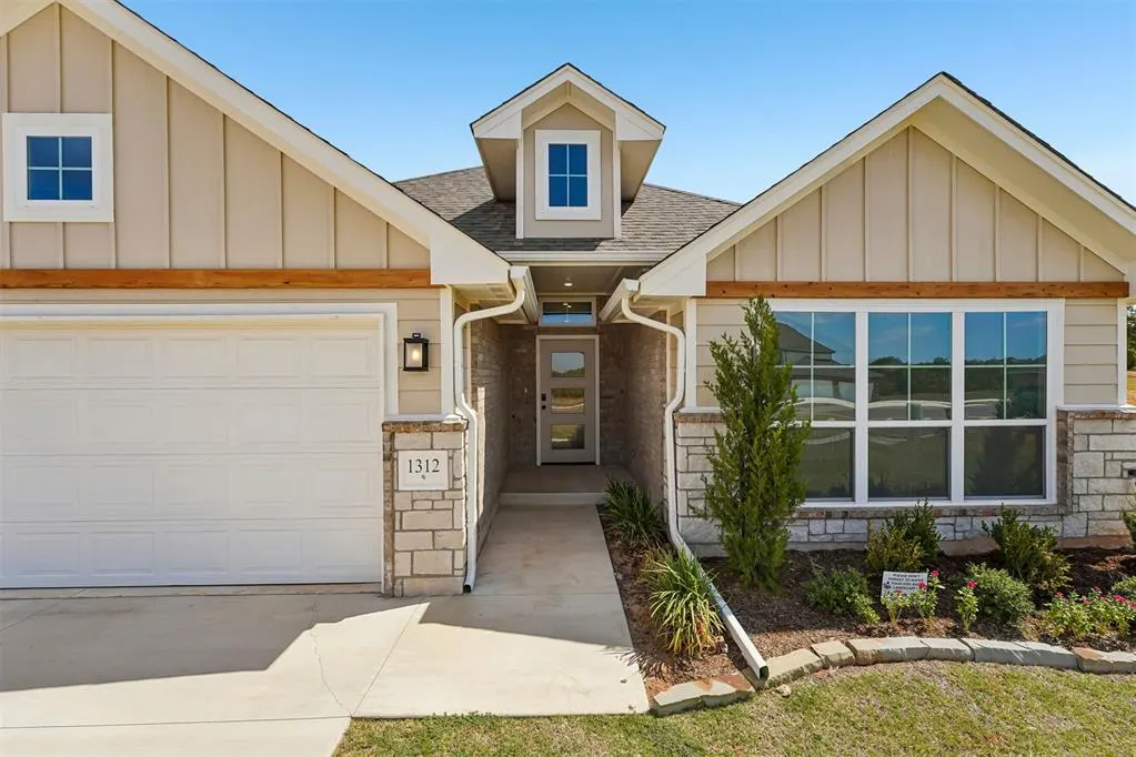 Photo 4 — 1312 Lighthorsemen Way, Choctaw, OK 73020