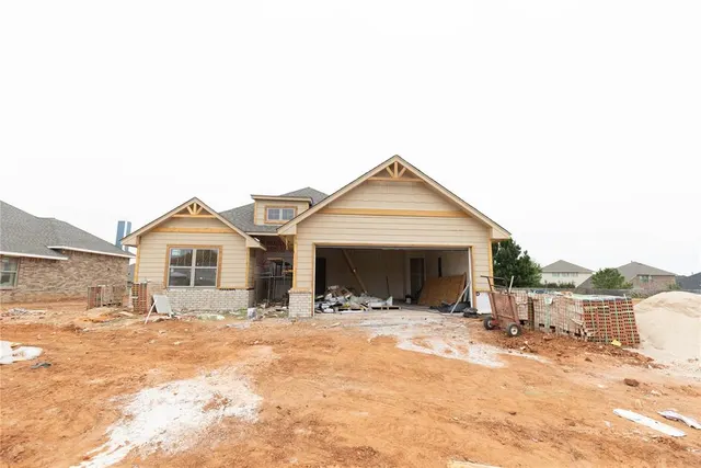 Photo 2 — 8728 Kate Crossing, Yukon, OK 73099