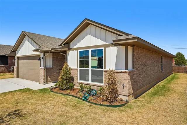 Photo 2 — 1031 SE 16th Terrace, Newcastle, OK 73065