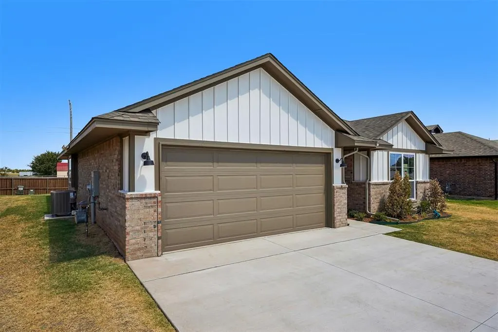 Photo 3 — 1031 SE 16th Terrace, Newcastle, OK 73065