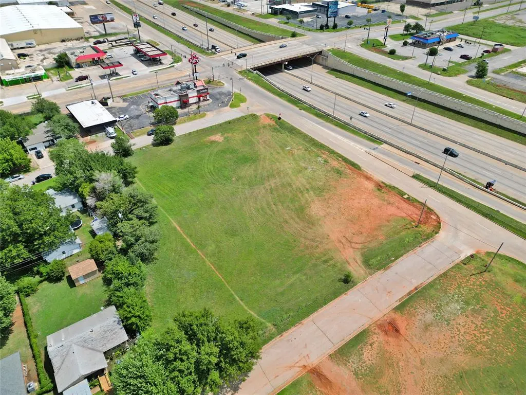 Photo 8 — 932 SE 67th Street, Oklahoma City, OK 73149