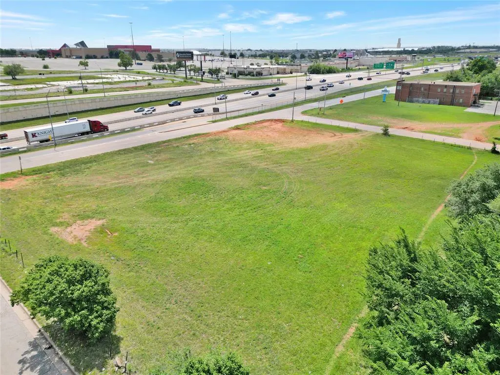 Photo 11 — 932 SE 67th Street, Oklahoma City, OK 73149