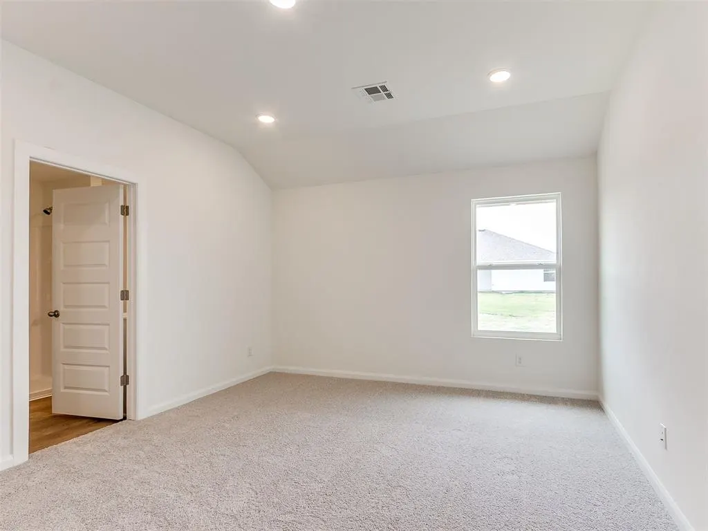 Photo 17 — 925 Hazy Brook Circle, Chickasha, OK 73018