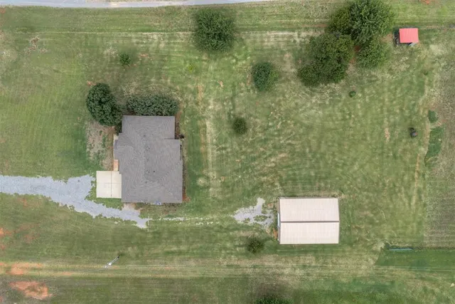 Photo 2 — 2384 County Road 1270, Blanchard, OK 73010