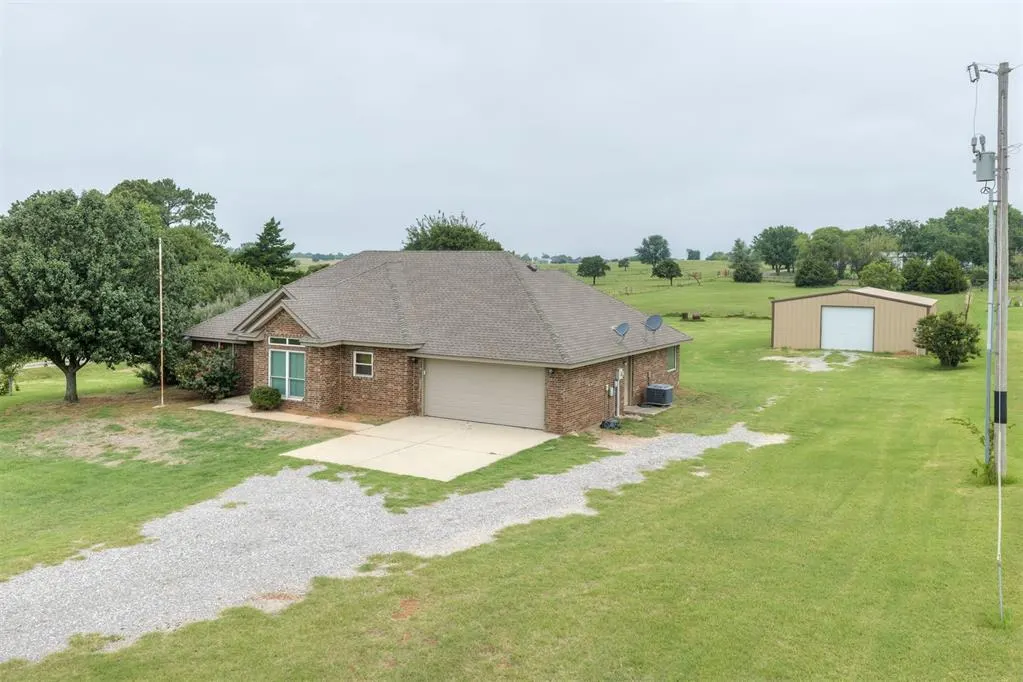 Photo 3 — 2384 County Road 1270, Blanchard, OK 73010