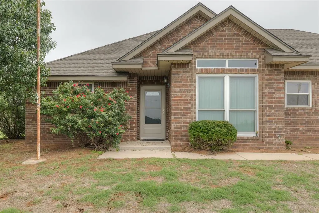 Photo 4 — 2384 County Road 1270, Blanchard, OK 73010