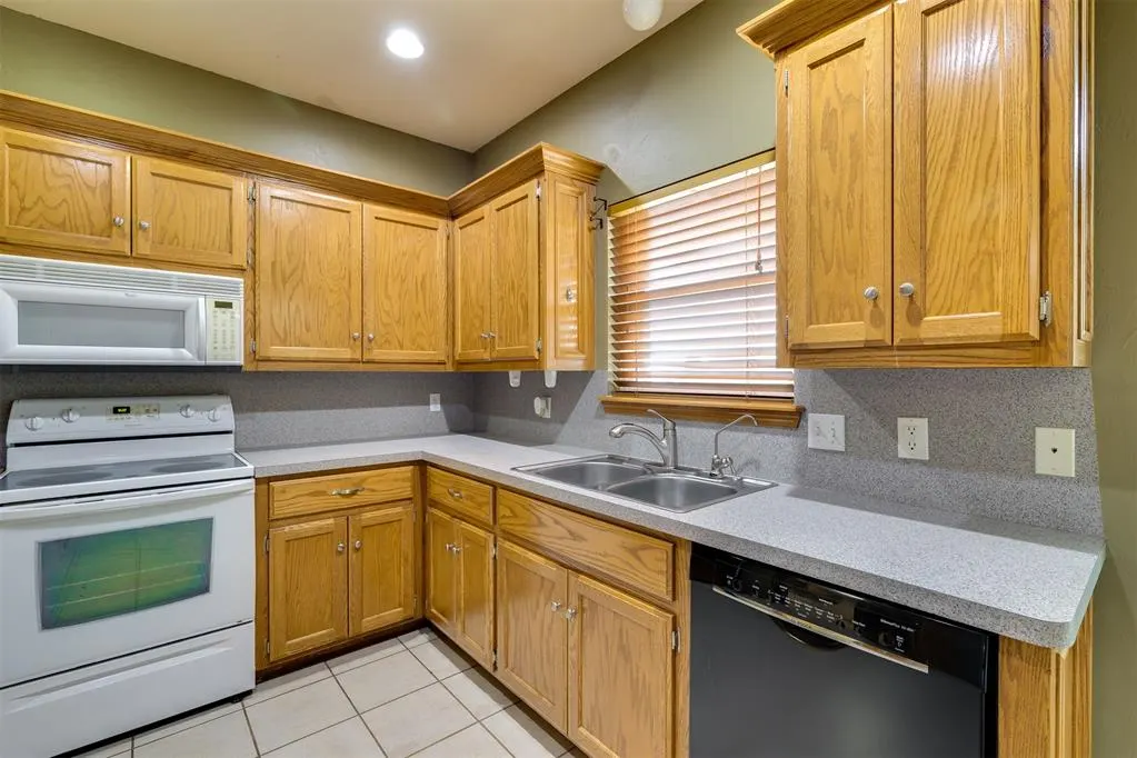 Photo 5 — 2384 County Road 1270, Blanchard, OK 73010