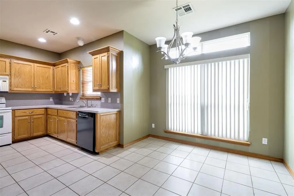 Photo 9 — 2384 County Road 1270, Blanchard, OK 73010