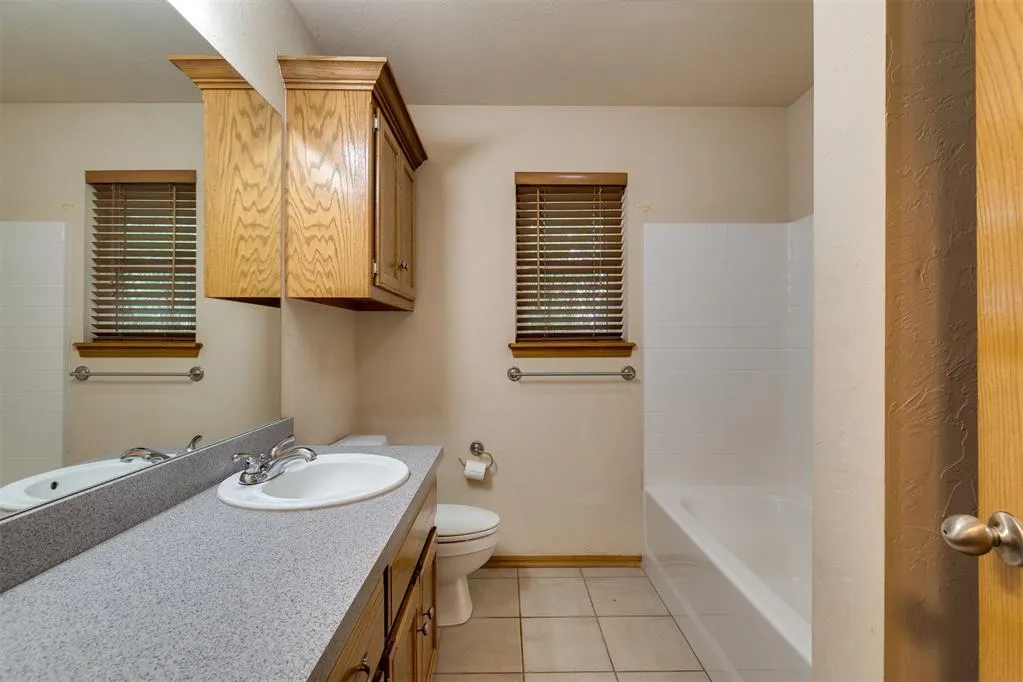 Photo 33 — 2384 County Road 1270, Blanchard, OK 73010