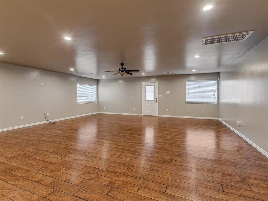 Photo 3 — 1005 Mitacek Avenue, Prague, OK 74864