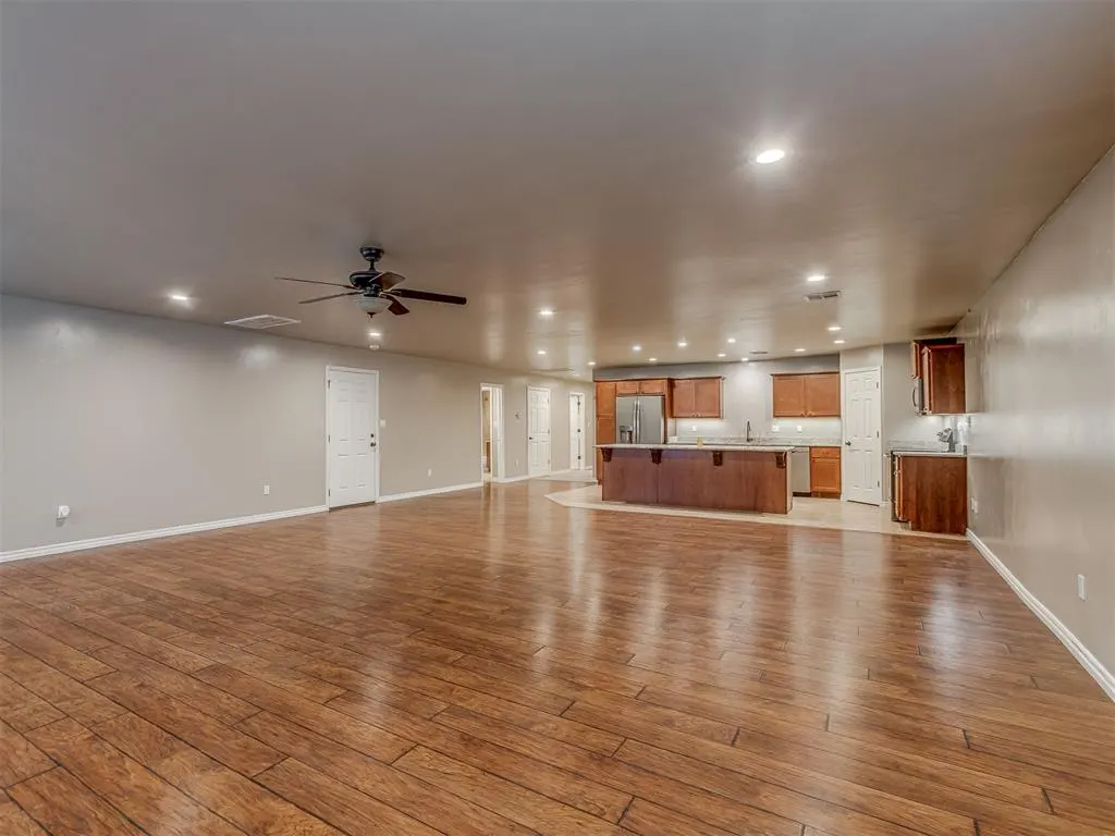 Photo 7 — 1005 Mitacek Avenue, Prague, OK 74864