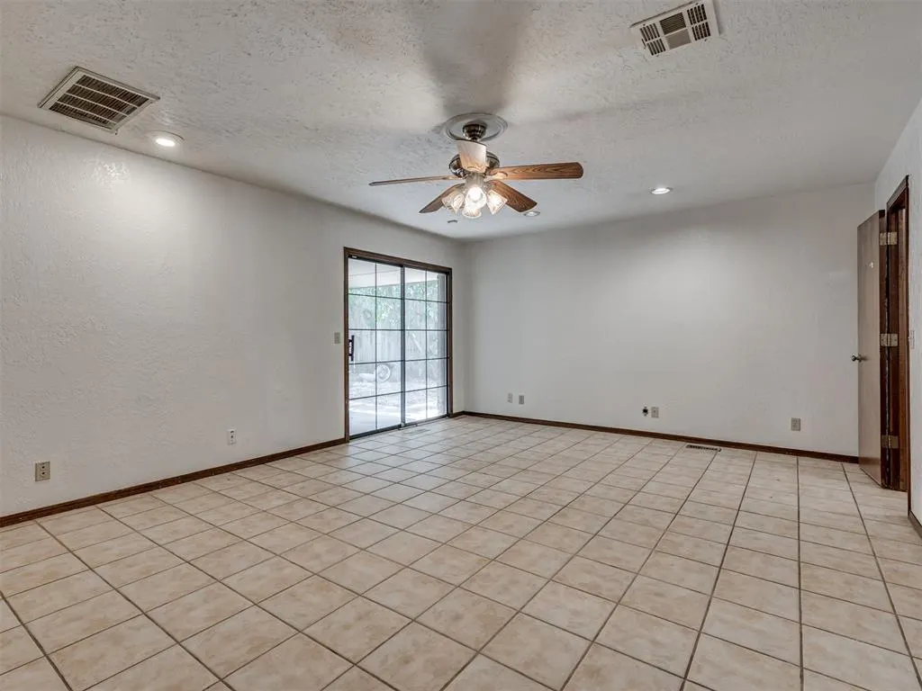 Photo 13 — 3328 Willow Brook Road, Oklahoma City, OK 73120