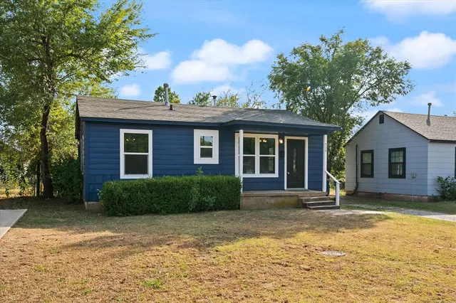 Photo 3 — 520 W 2nd Street, Edmond, OK 73003