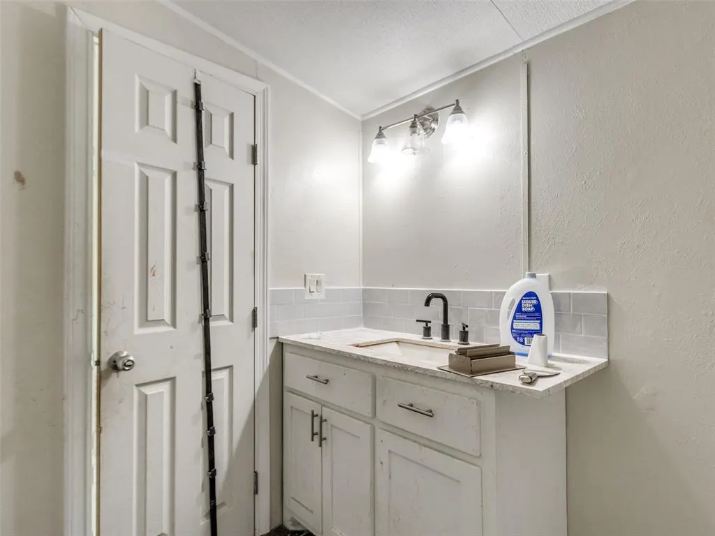 Photo 15 — 1714 NW 82nd Street, Blanchard, OK 73010