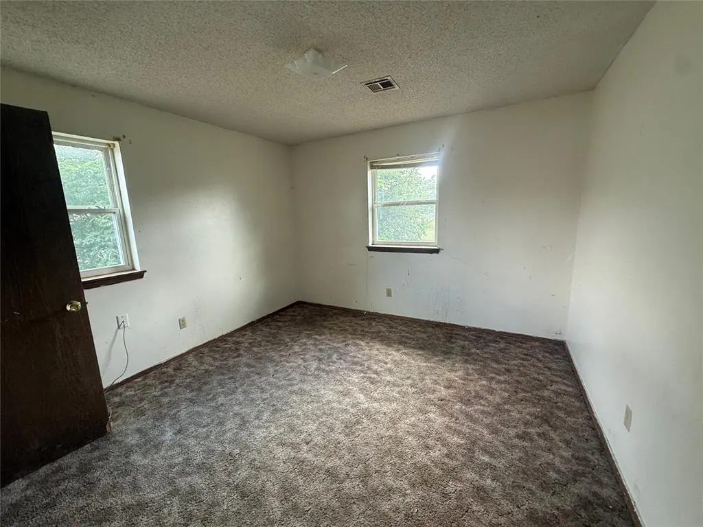 Photo 8 — 122 Glenhaven Drive, Chickasha, OK 73018
