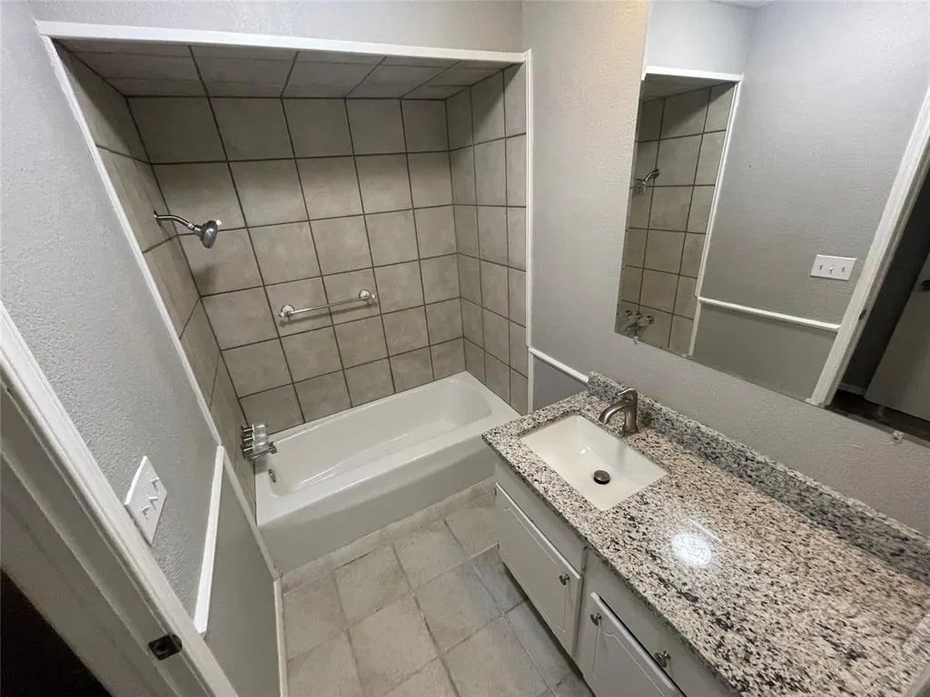 Photo 12 — 6724 N Meridian Avenue B, Oklahoma City, OK 73116