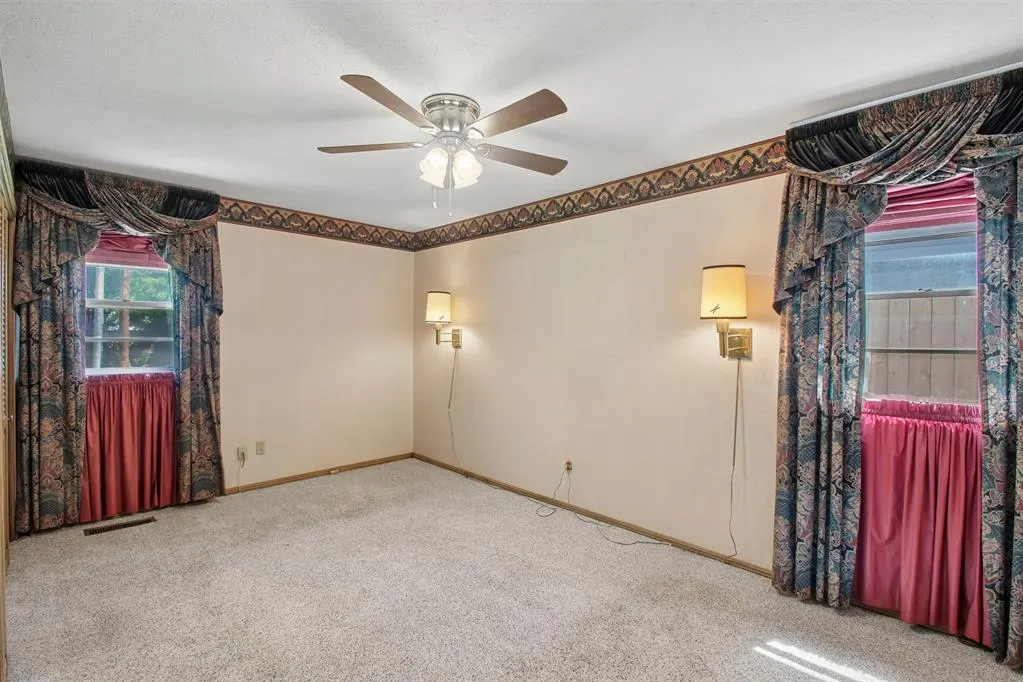 Photo 13 — 2216 Laneway Drive, Oklahoma City, OK 73159