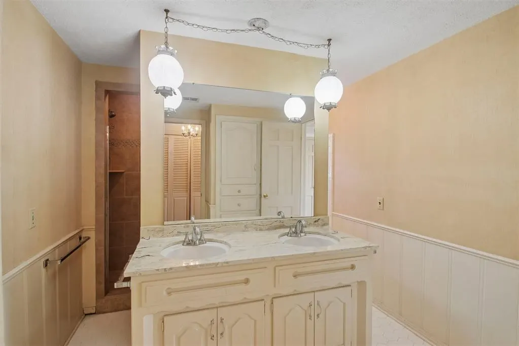 Photo 17 — 2216 Laneway Drive, Oklahoma City, OK 73159