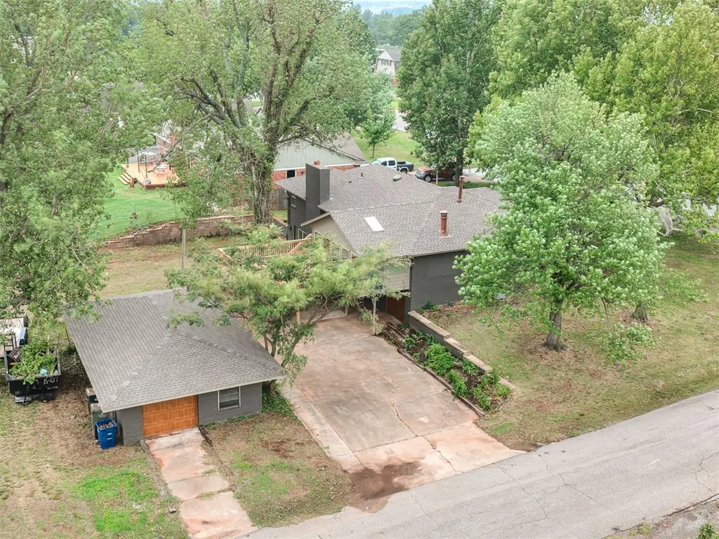 Photo 44 — 824 N Main Street, Blanchard, OK 73010