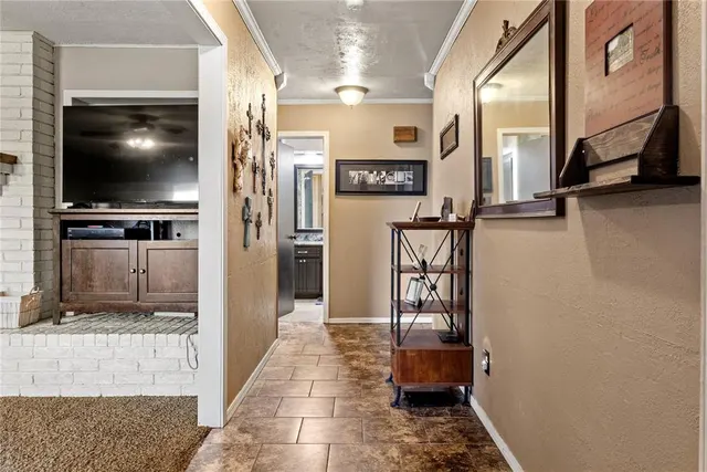 Photo 6 — 1631 Deputy Drive, Clinton, OK 73601