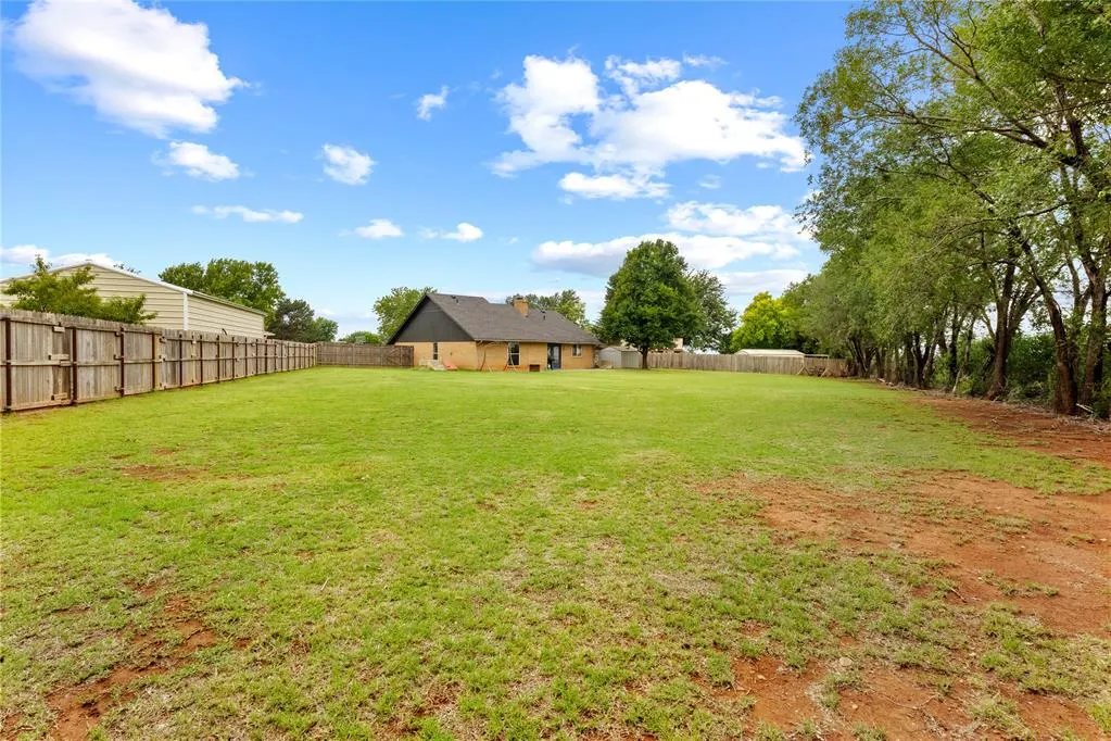 Photo 27 — 1631 Deputy Drive, Clinton, OK 73601