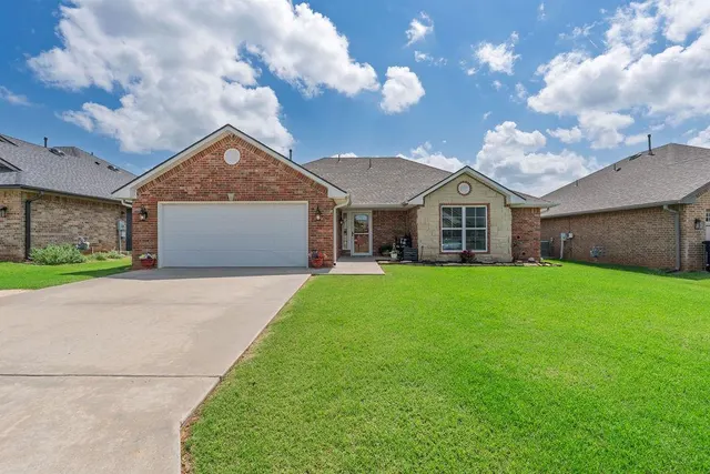Photo 2 — 2232 Whispering Pine Boulevard, Shawnee, OK 74804