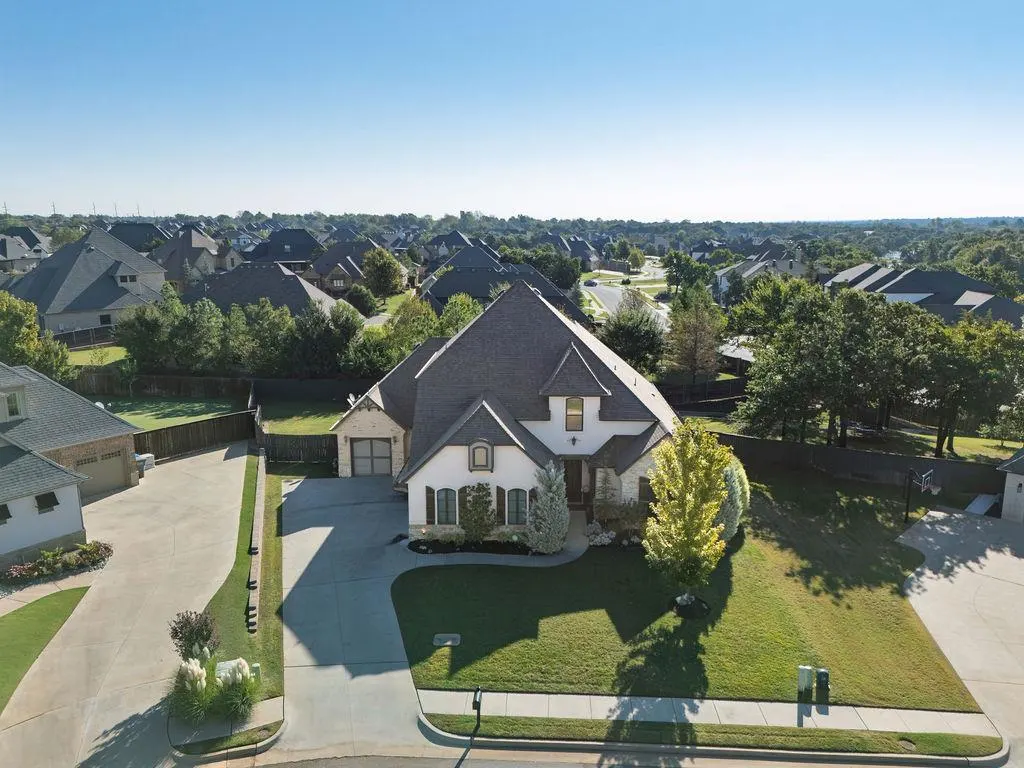 Photo 2 — 5308 Gateway Bridge Court, Edmond, OK 73034