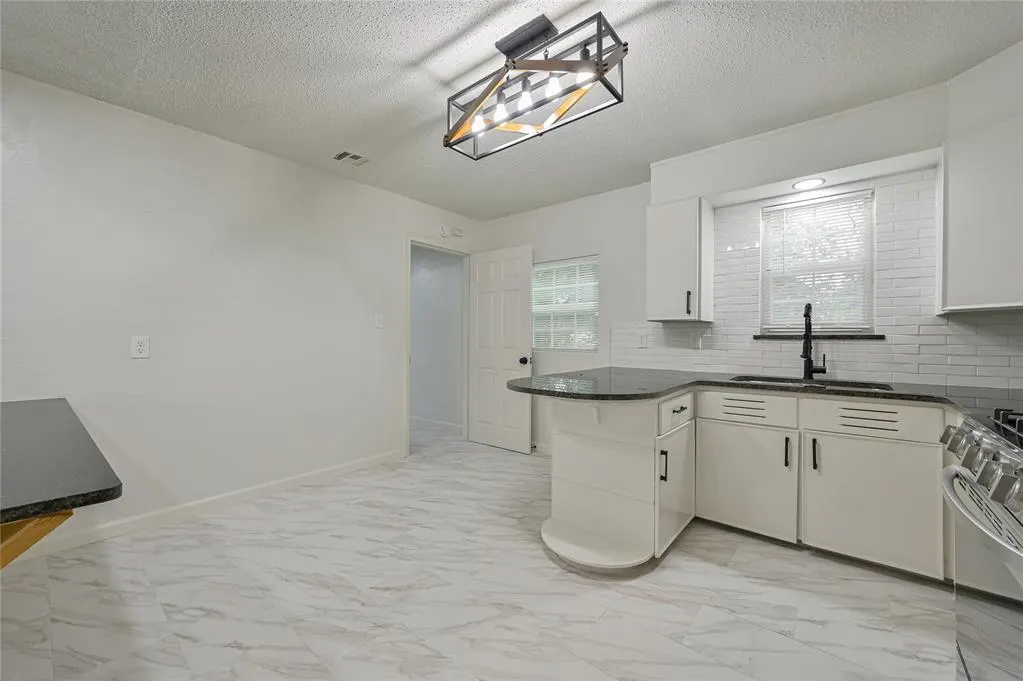 Photo 9 — 4113 SE 27th Street, Del City, OK 73115