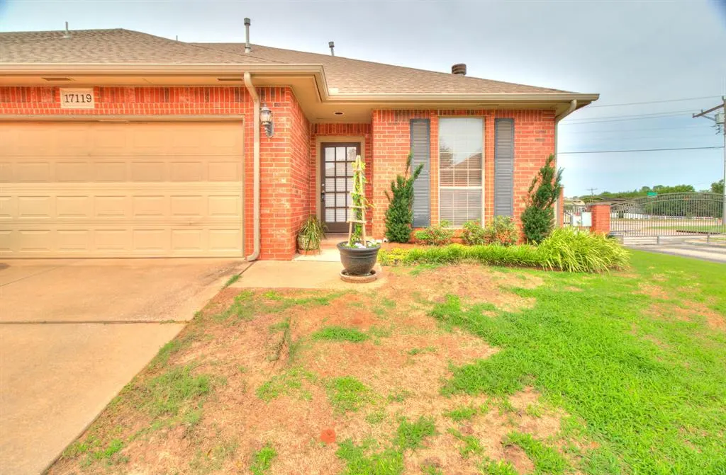 Photo 2 — 17119 Cedar Drive, Edmond, OK 73012