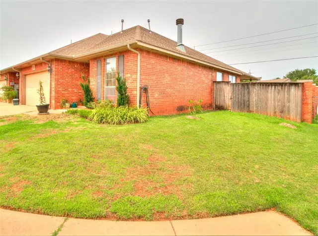 Photo 3 — 17119 Cedar Drive, Edmond, OK 73012