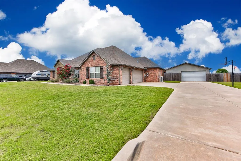 Photo 3 — 11508 Tarantino Drive, Oklahoma City, OK 73173