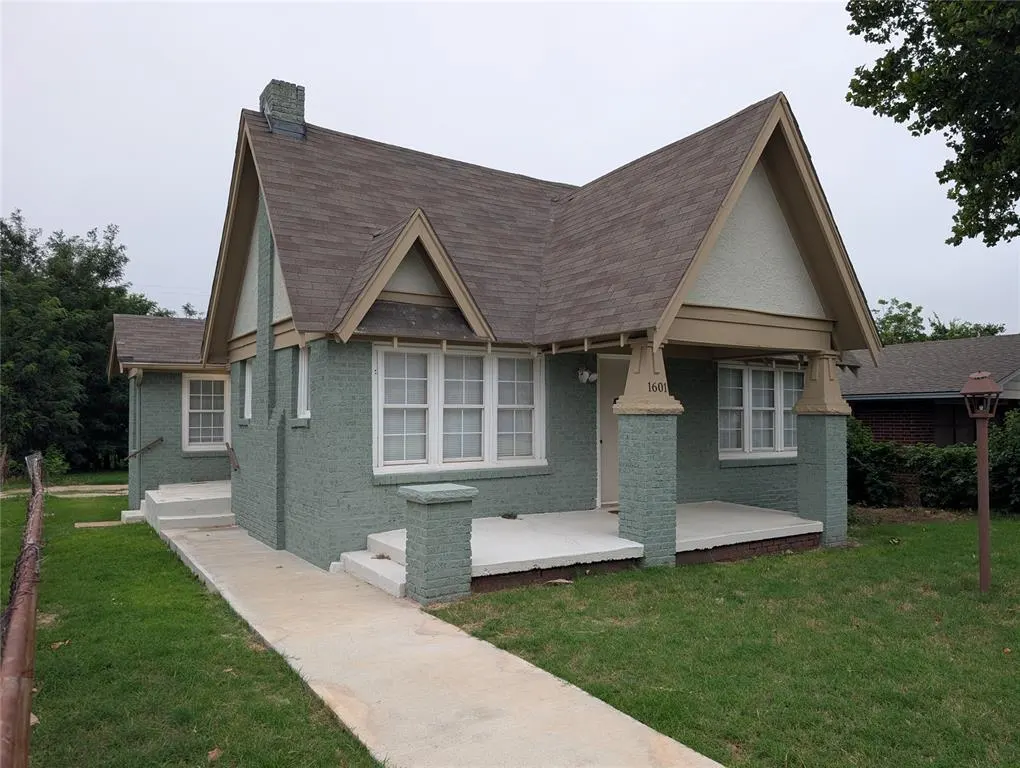 Front exterior — 1601 NE 18th Street, Oklahoma City, OK 73111