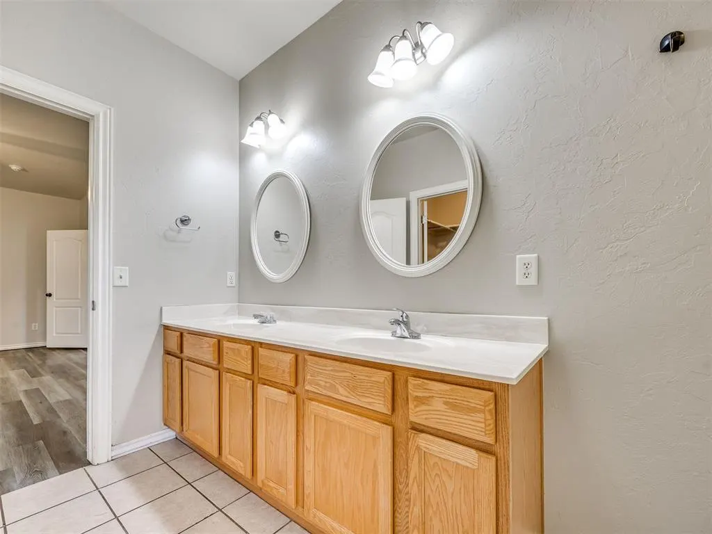 Photo 9 — 2321 SW 94th Street, Oklahoma City, OK 73159
