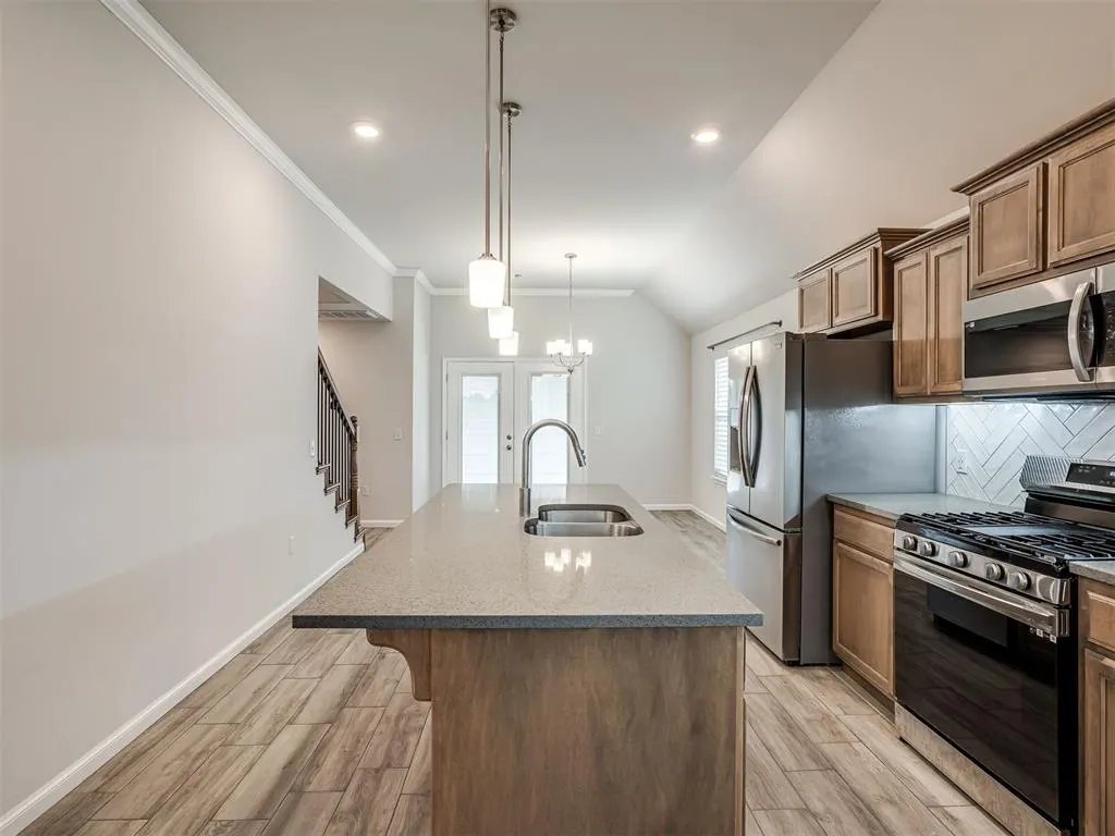 Photo 10 — 2200 Arcady Avenue, Norman, OK 73026