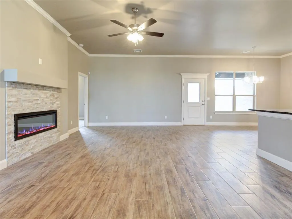 Photo 4 — 8681 Oak Tree Circle, Edmond, OK 73025