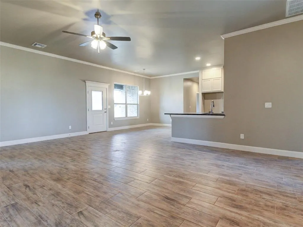 Photo 5 — 8681 Oak Tree Circle, Edmond, OK 73025
