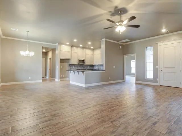 Photo 7 — 8681 Oak Tree Circle, Edmond, OK 73025