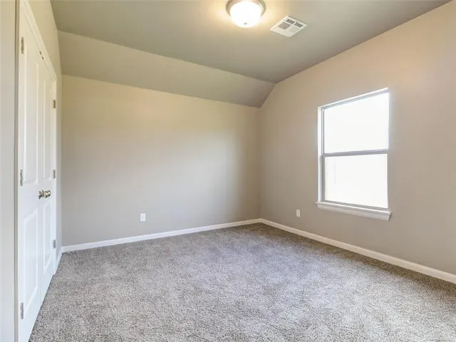 Photo 8 — 8681 Oak Tree Circle, Edmond, OK 73025