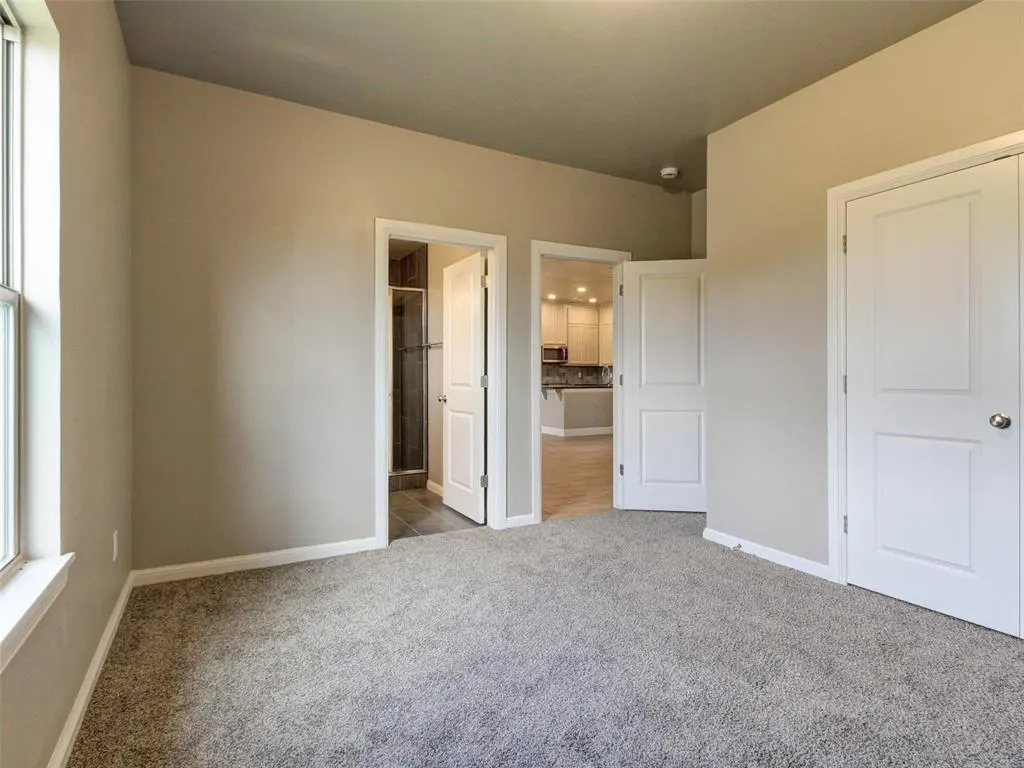 Photo 9 — 8681 Oak Tree Circle, Edmond, OK 73025