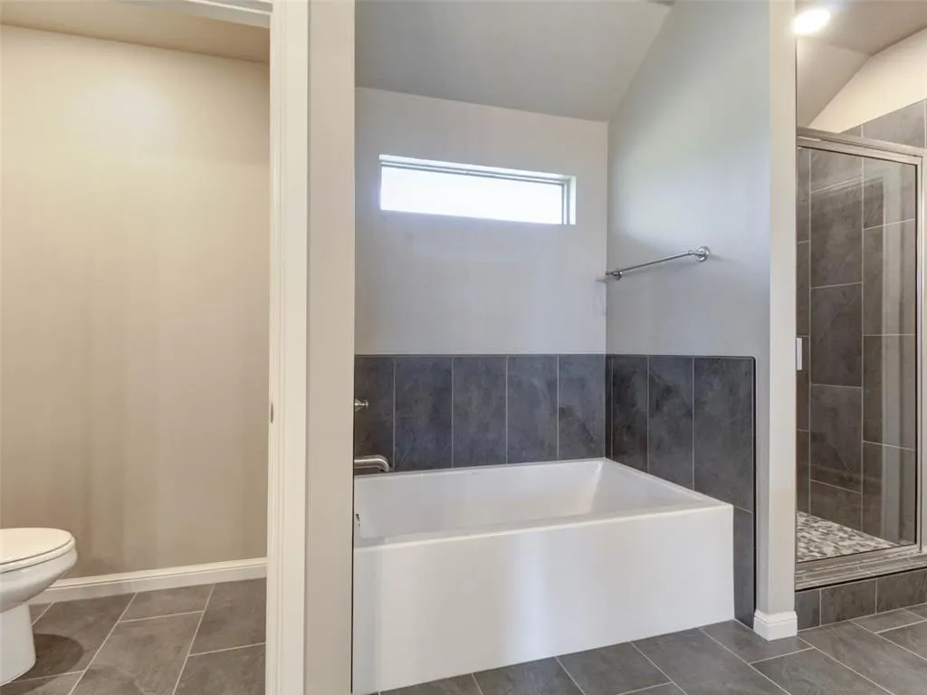 Photo 18 — 8681 Oak Tree Circle, Edmond, OK 73025