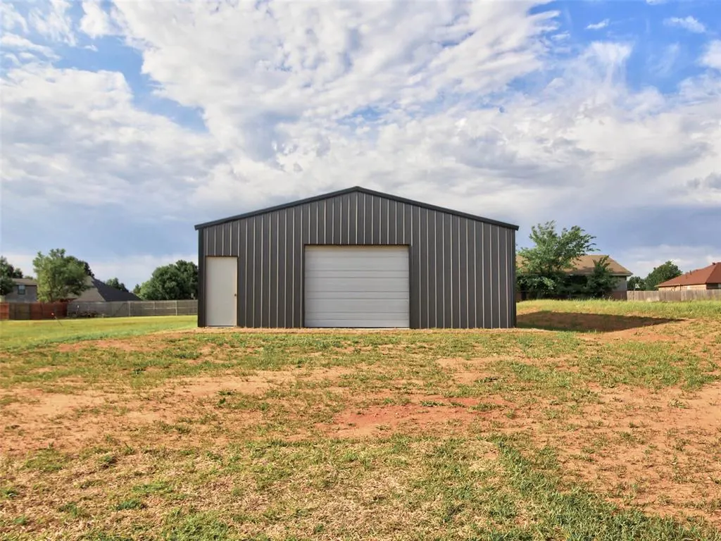 Photo 31 — 8681 Oak Tree Circle, Edmond, OK 73025