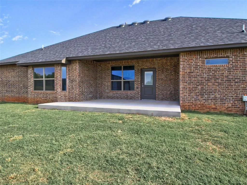 Photo 35 — 8681 Oak Tree Circle, Edmond, OK 73025