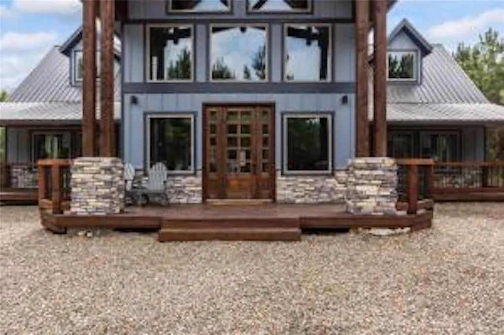 Front exterior — 180 Weeping Willow Trail, Broken Bow, OK 74728