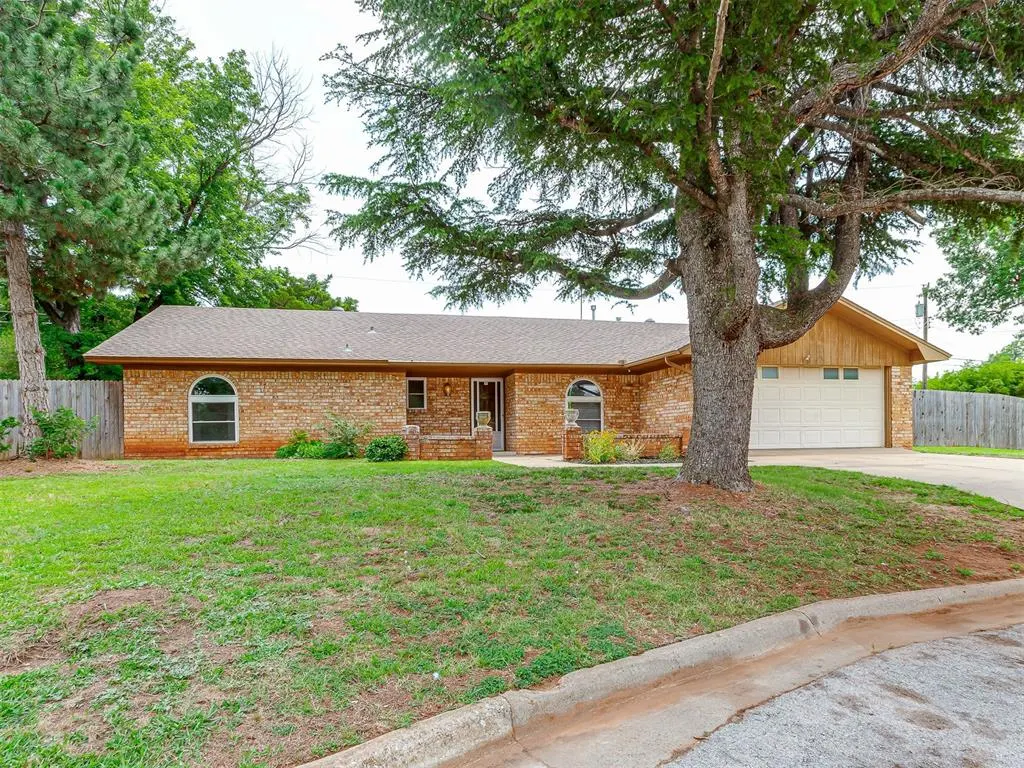 Photo 2 — 149 Orchard Drive, Chickasha, OK 73018