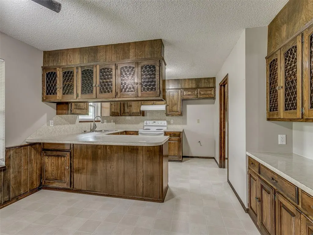 Photo 9 — 149 Orchard Drive, Chickasha, OK 73018