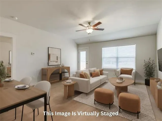 Photo 5 — 916 NW 95th Street, Oklahoma City, OK 73114