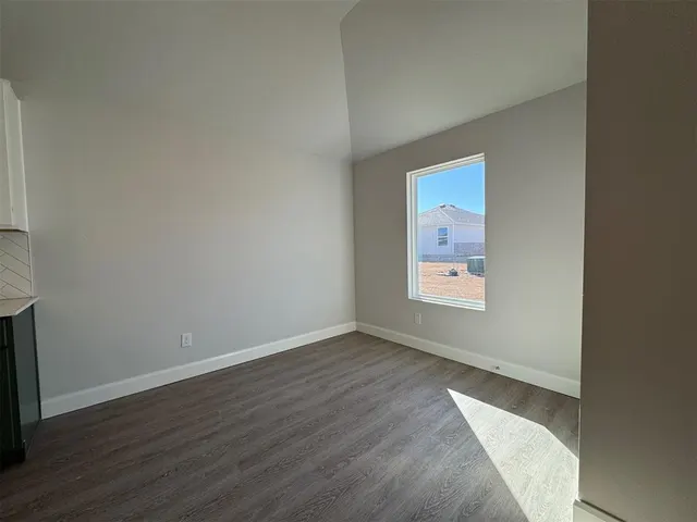 Photo 5 — 937 S Buffalo Lane, Mustang, OK 73064