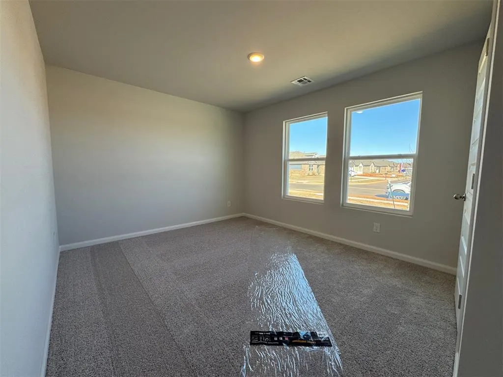 Photo 10 — 937 S Buffalo Lane, Mustang, OK 73064