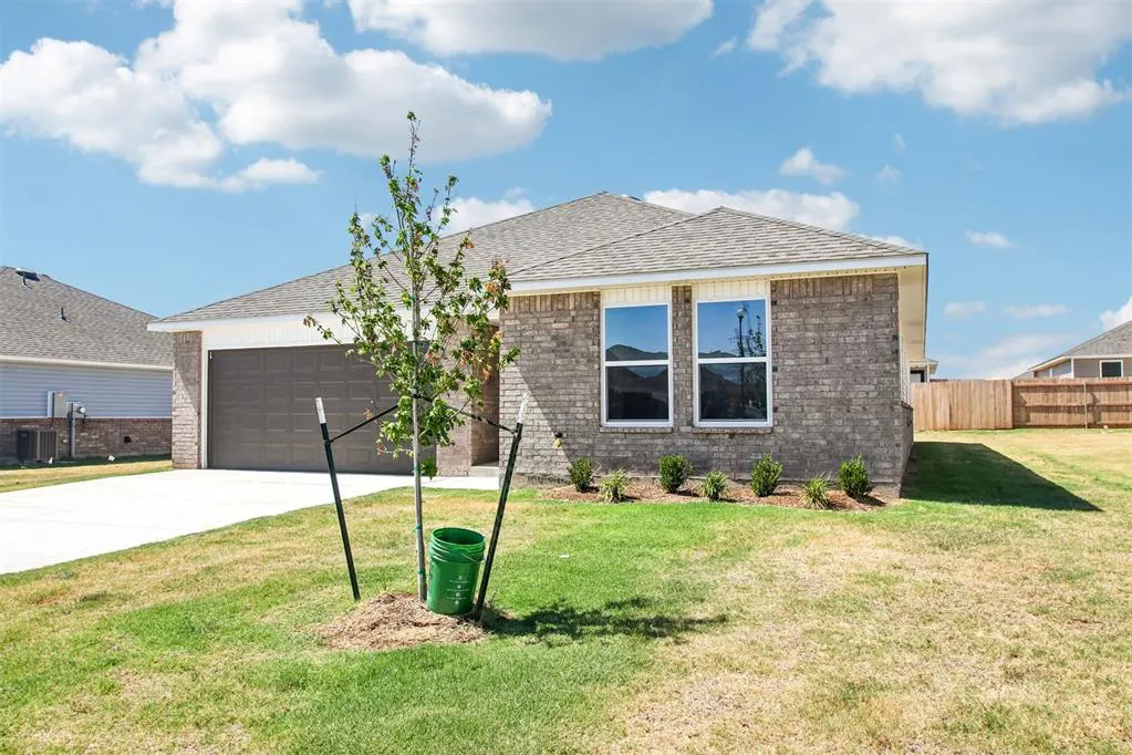 Photo 4 — 937 S Buffalo Lane, Mustang, OK 73064